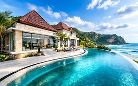 Queen Of The South Beach Resort